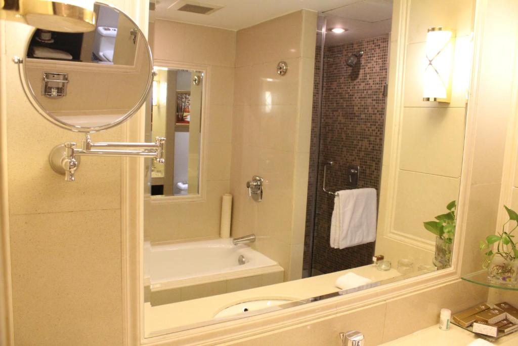 Huafang Jinling International Hotel Zhangjiagang - 标准皇后区