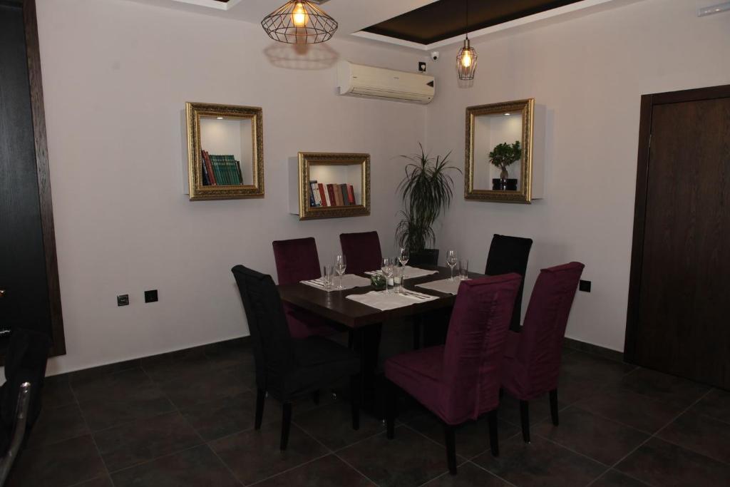 Fotografie z fotogalerie ubytování Restaurant&Rooms 035 v destinaci Paracin
