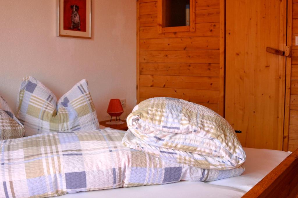 Postel nebo postele na pokoji v ubytování "0" Sterne Hotel Weisses Rössl in Leutasch/Tirol