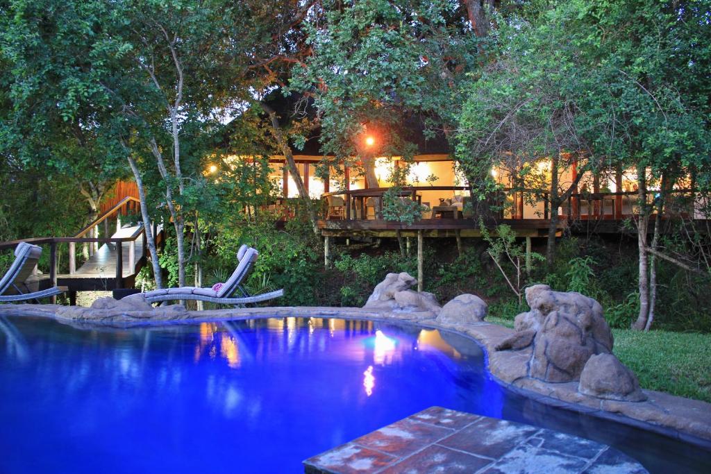 Kusudalweni Safari Lodge & Spa tesisinde veya buraya yakın yüzme havuzu