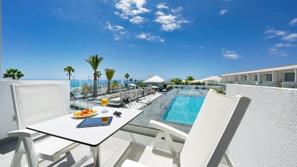 Ura Hotels Lara Adults Only - アパートメント プールビュー