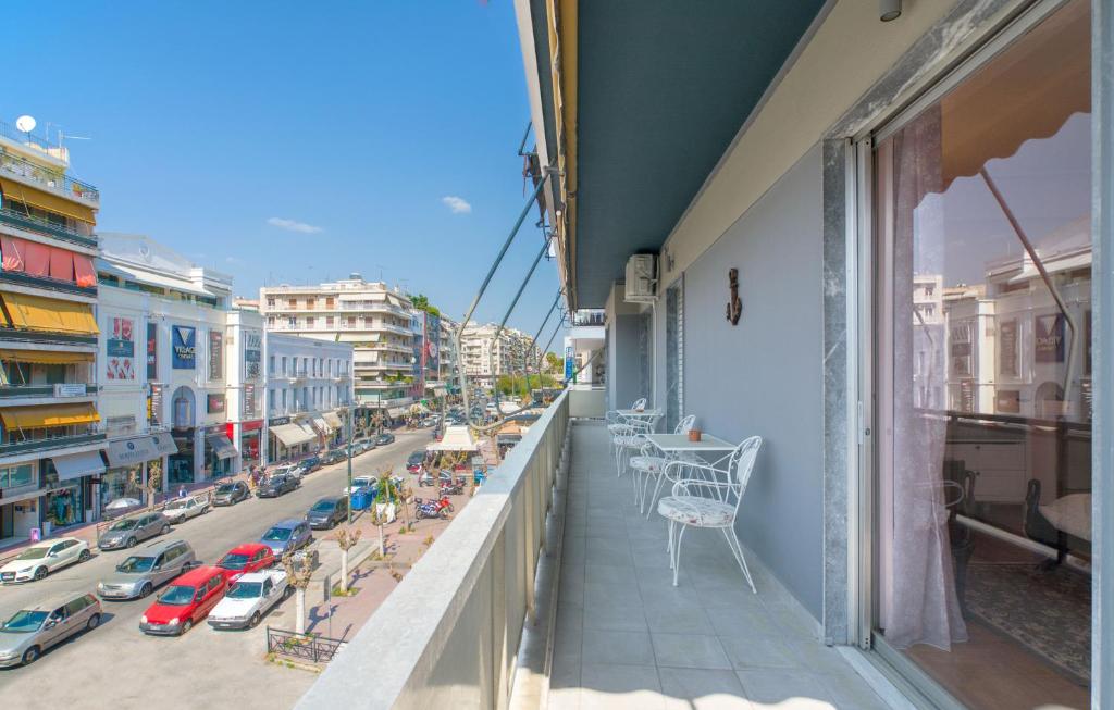 Un balcón o terraza de Lovely Apartment in Athens
