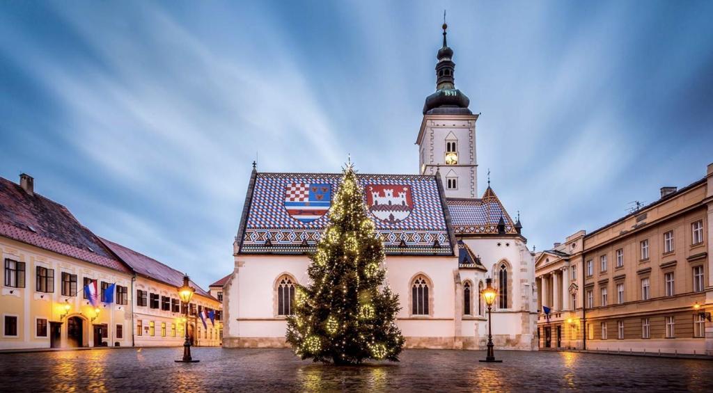 Budynek, w którym mieści się apartament