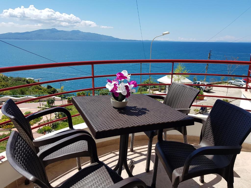 apartment of beautiful dreams over the sea - Hizvo