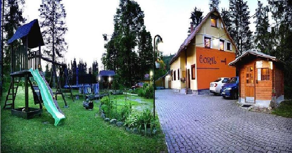 Vonkajšia záhrada v ubytovaní Apartmány Goral Oravice
