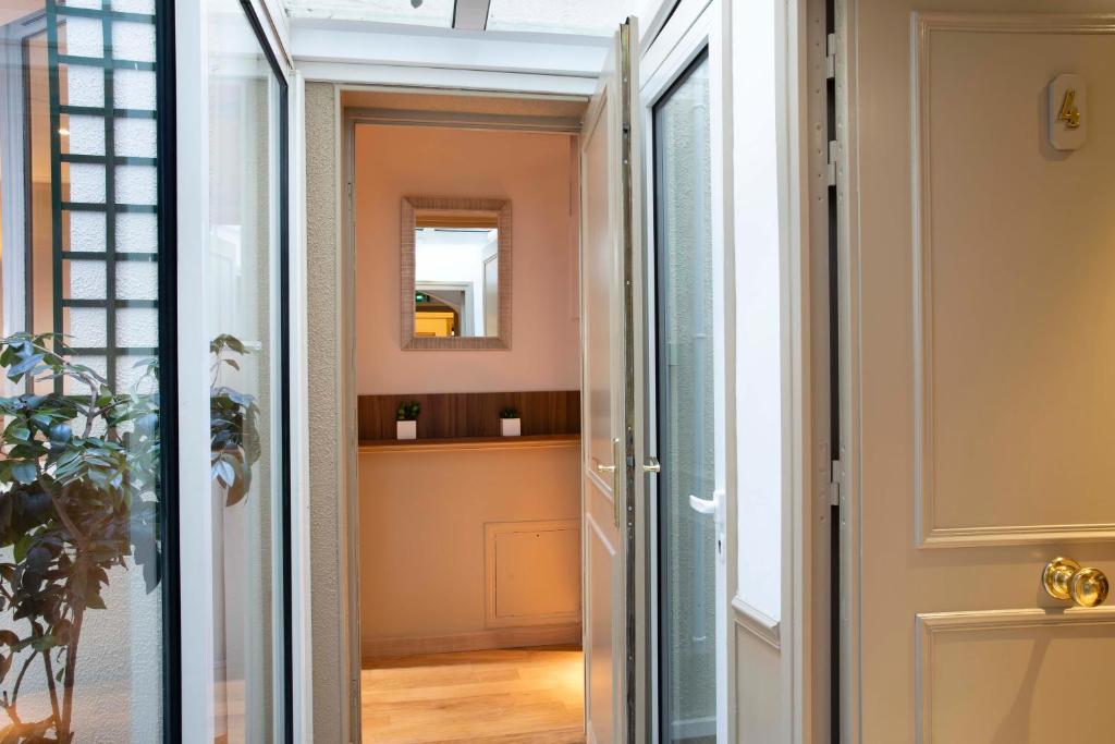 Hôtel de la Tour Eiffel - Resim 9