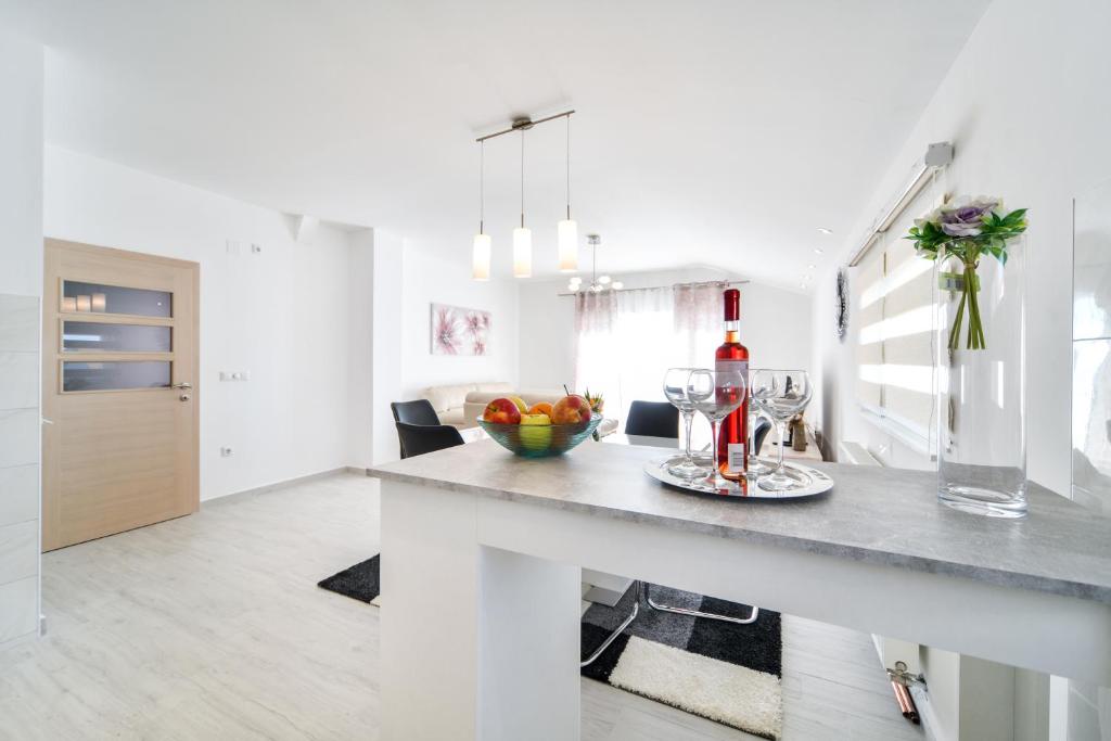 Kuchyň nebo kuchyňský kout v ubytování Apartman Novokmet-Crno