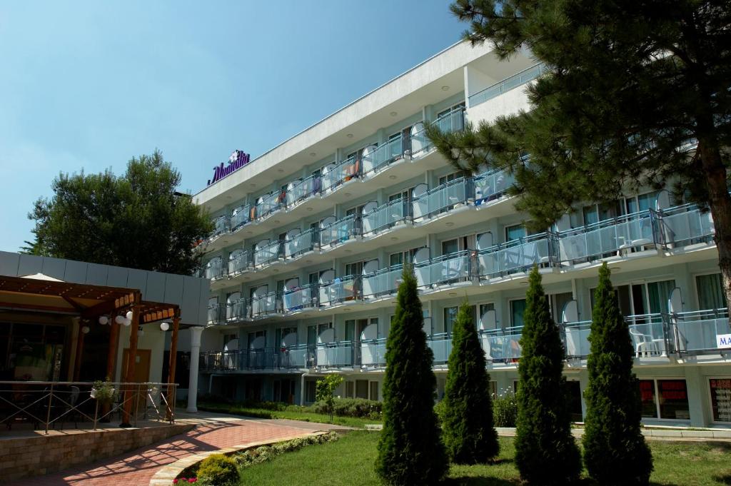 Clădirea în care este situat/ăhotelul