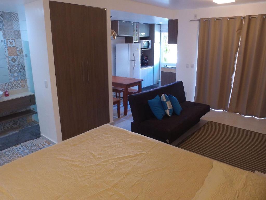  Flat completo e bem localizado no Solar Água Pipa por Carpediem