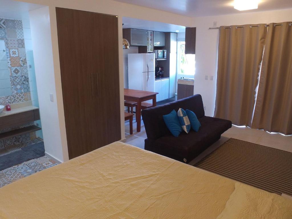  Flat completo e bem localizado no Solar Água Pipa por Carpediem
