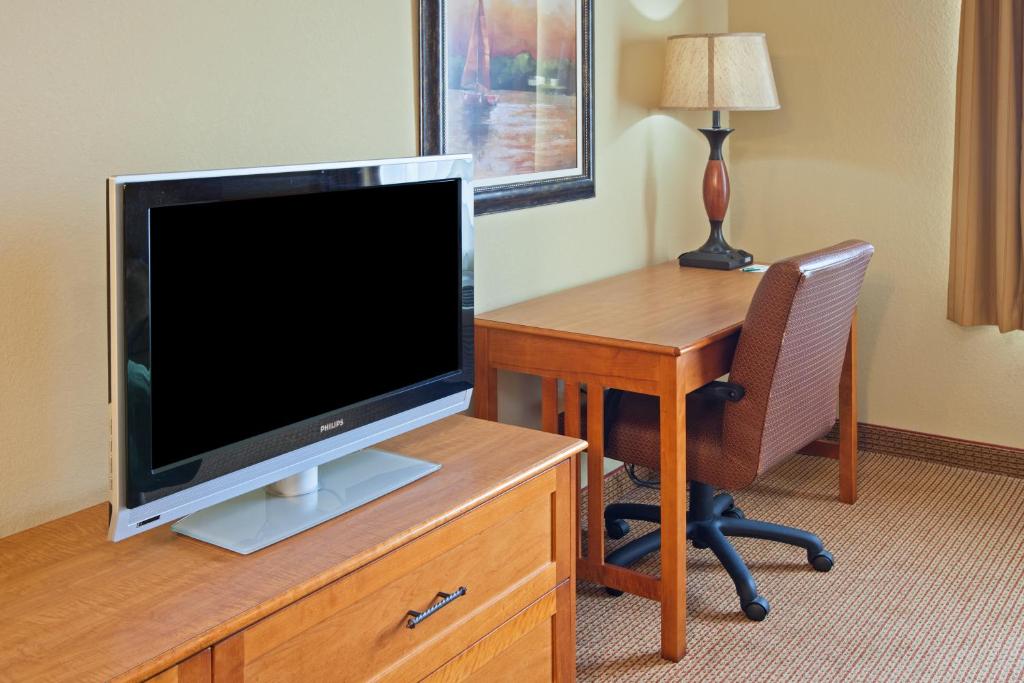 Country Inn & Suites by Radisson, Portage, IN - King Studio Con Sofá Cama