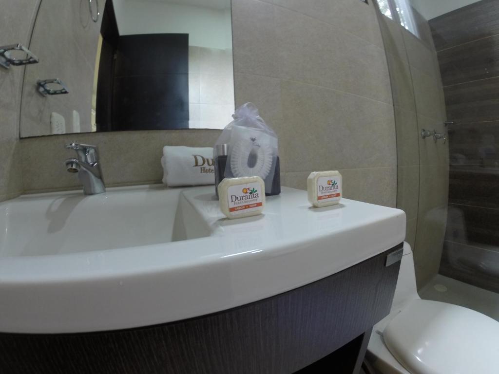 Koupelna v ubytování Hotel Boutique Duranta