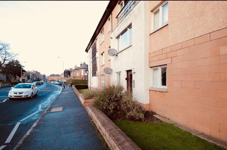 Edinburgh Comfy Flat Handy For City Centre