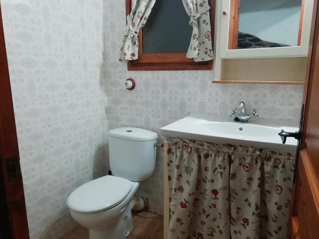 Koupelna v ubytování Cal Jardiner