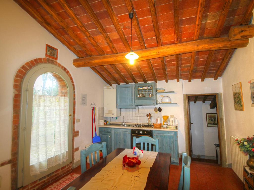 Kuchyň nebo kuchyňský kout v ubytování Holiday Home Le Bonatte-3 by Interhome