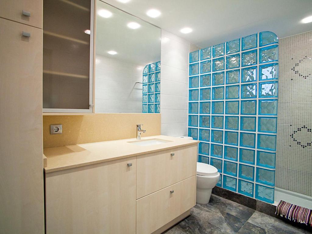 Koupelna v ubytování Apartment DMS V by Interhome