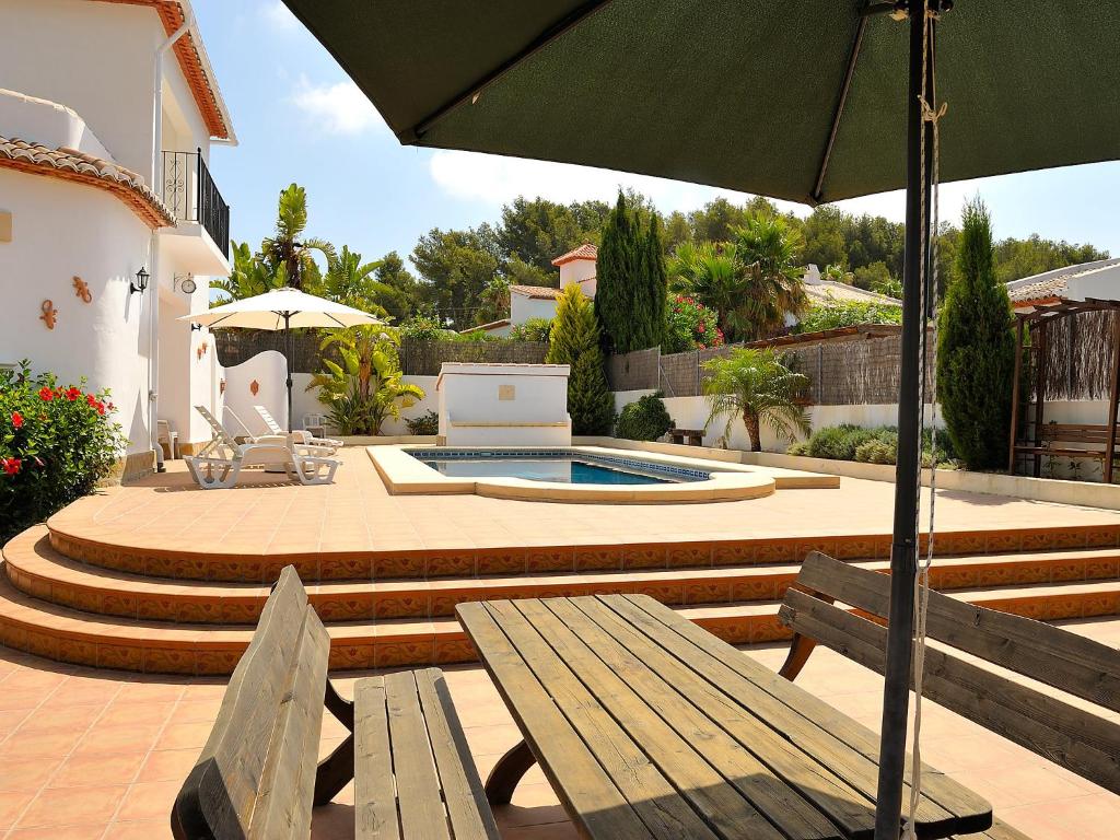 Bazén v ubytování Holiday Home Reposo by Interhome nebo v jeho okolí