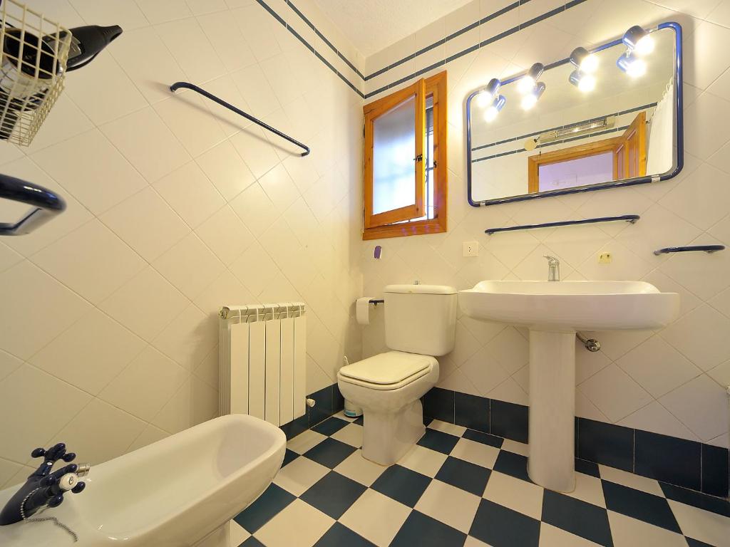 Koupelna v ubytování Holiday Home Reposo by Interhome