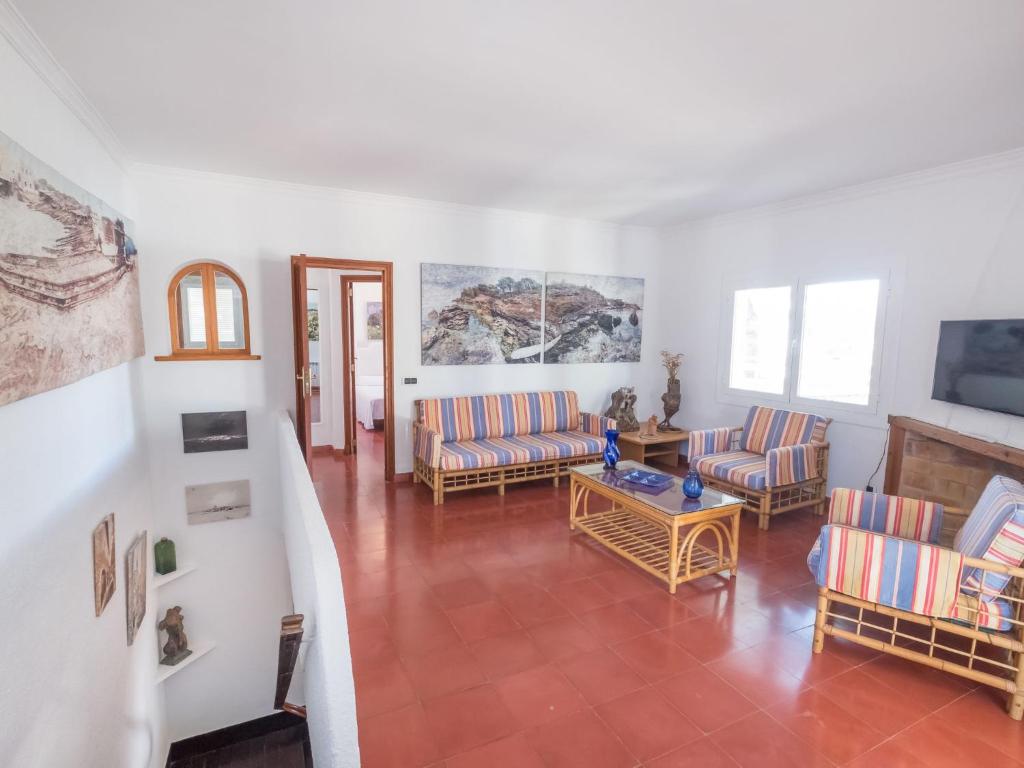 TV a/nebo společenská místnost v ubytování Villa Santa Ponça by Interhome