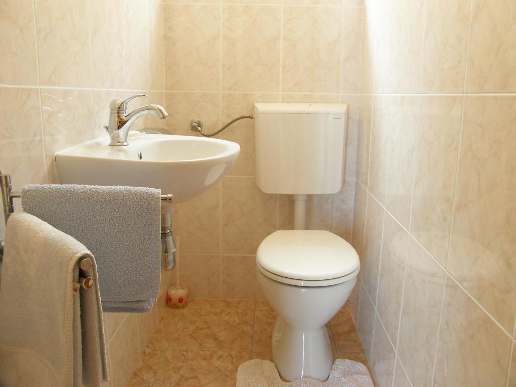 Łazienka w obiekcie Holiday Home Anderson by Interhome