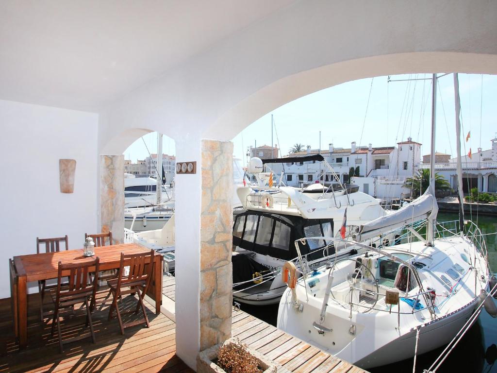 Fotografie z fotogalerie ubytování Holiday Home Salins by Interhome v destinaci Empuriabrava
