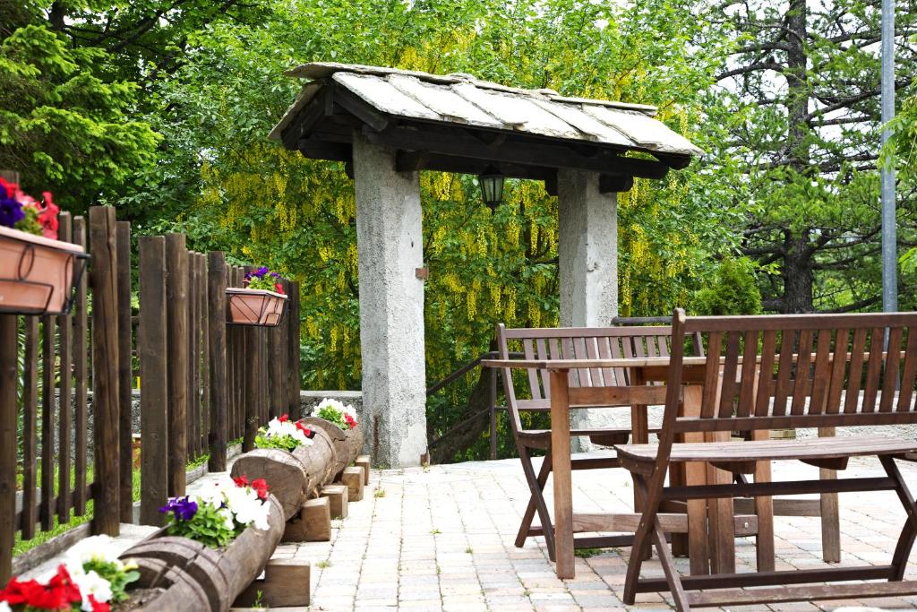 Zahrada ubytování Chalet Sul Lago Hotel In Montagna