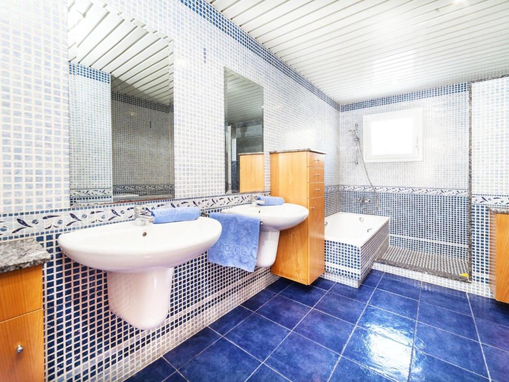 Koupelna v ubytování Holiday Home Mari by Interhome