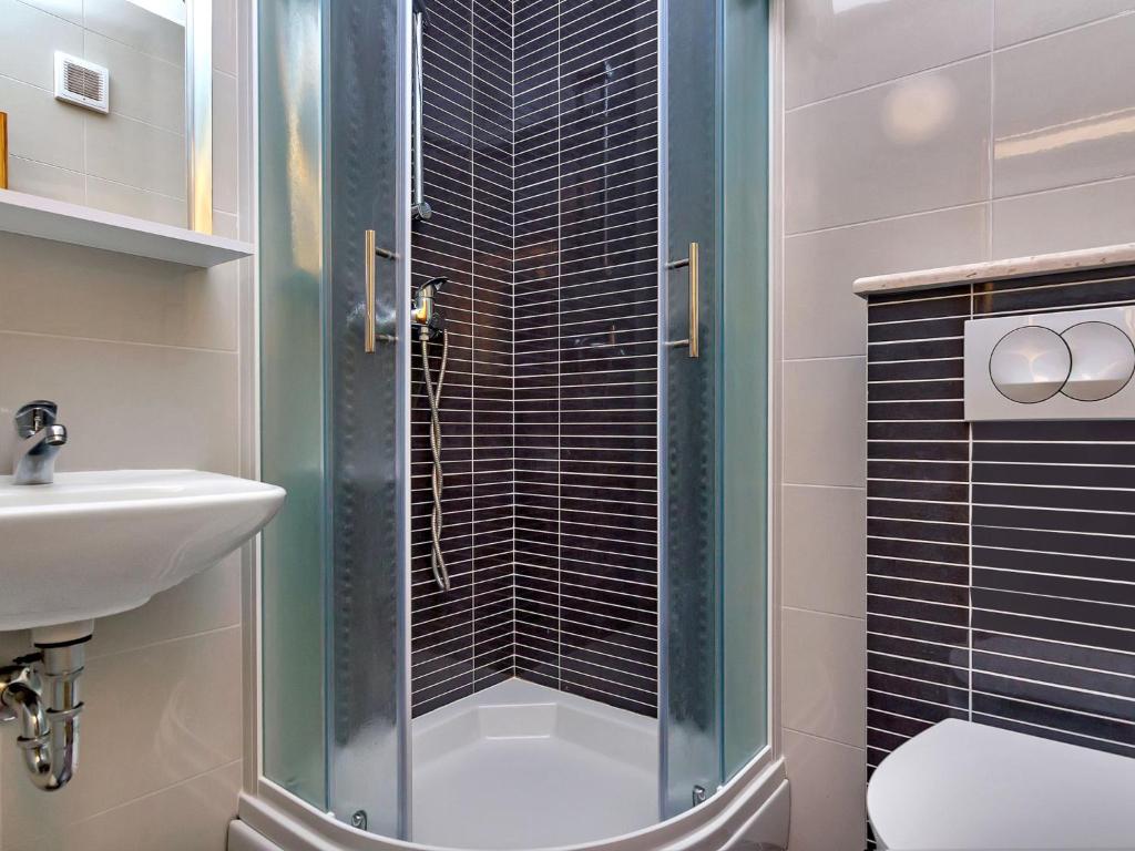 Kúpeľňa v ubytovaní Apartment Rubin-1 by Interhome