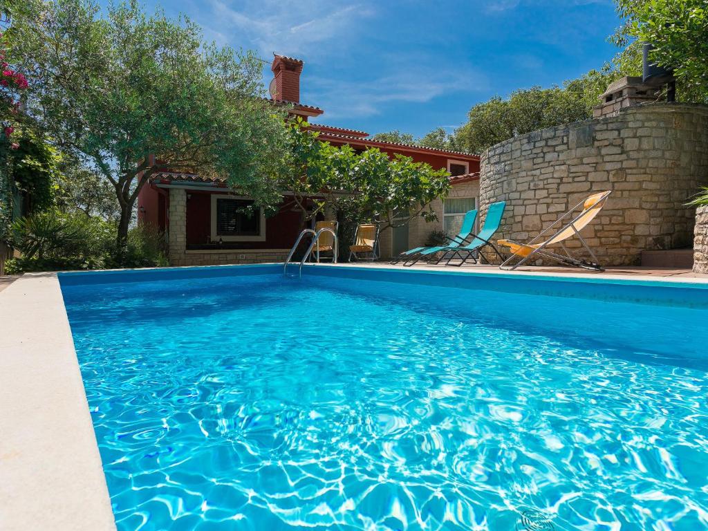 Bazén v ubytování Holiday Home Istra by Interhome nebo v jeho okolí