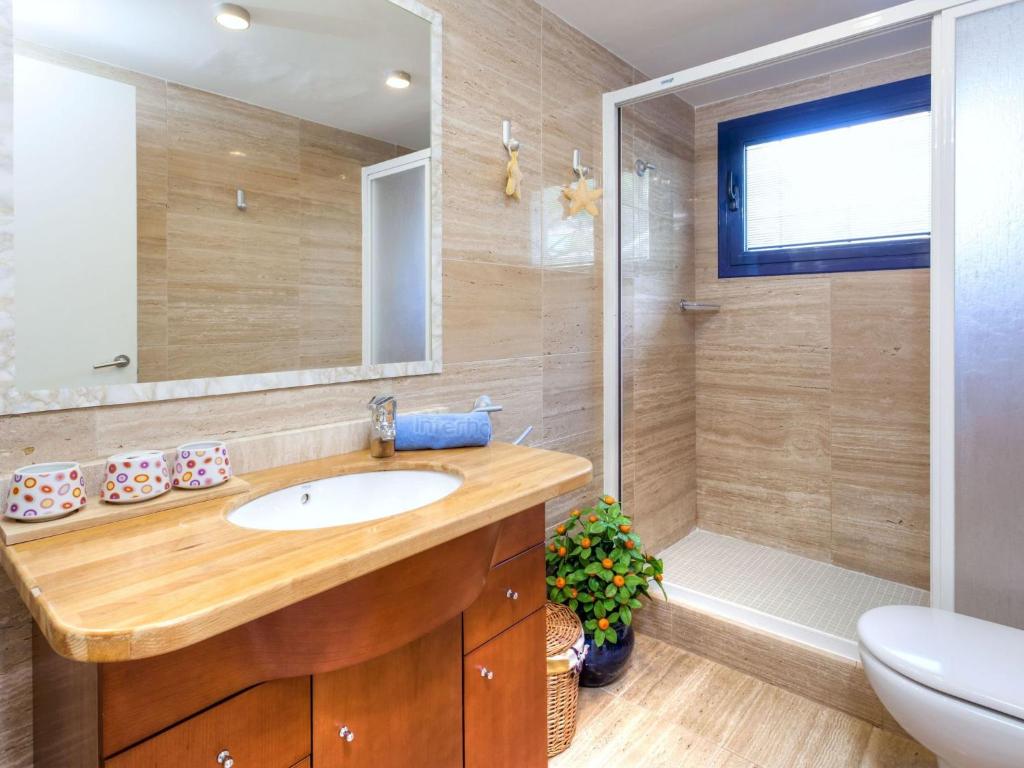 Koupelna v ubytování Holiday Home Crystal by Interhome