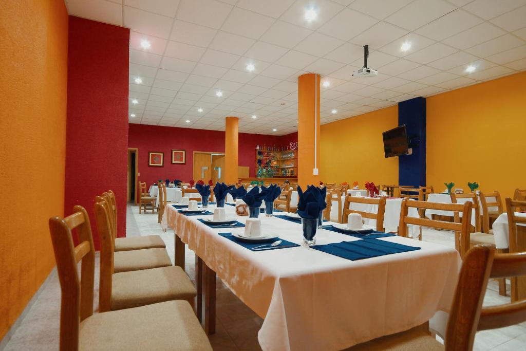 Restaurace v ubytování HOTEL EL CONQUISTADOR MONARCA.