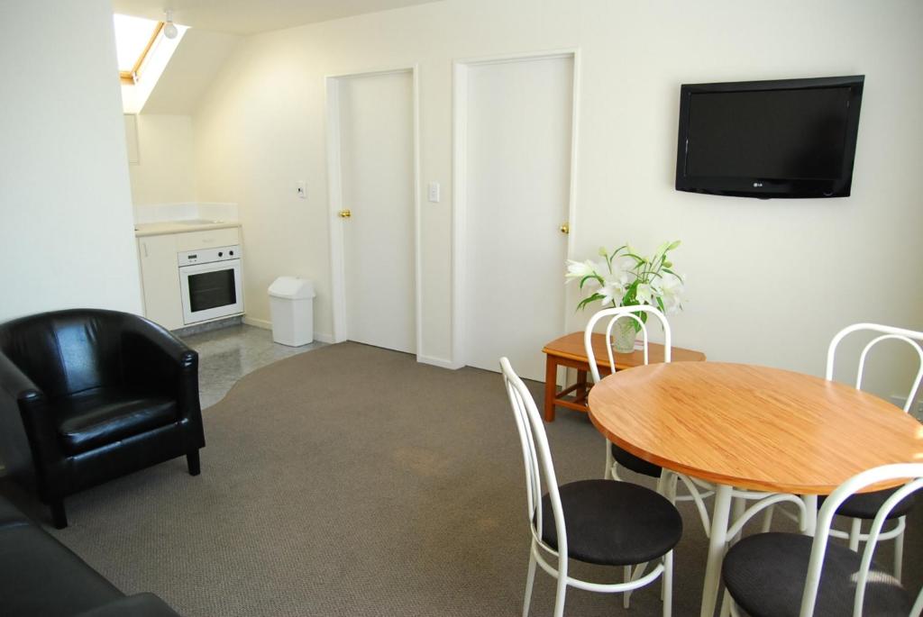 Rosewood Court Motel - Resim 34