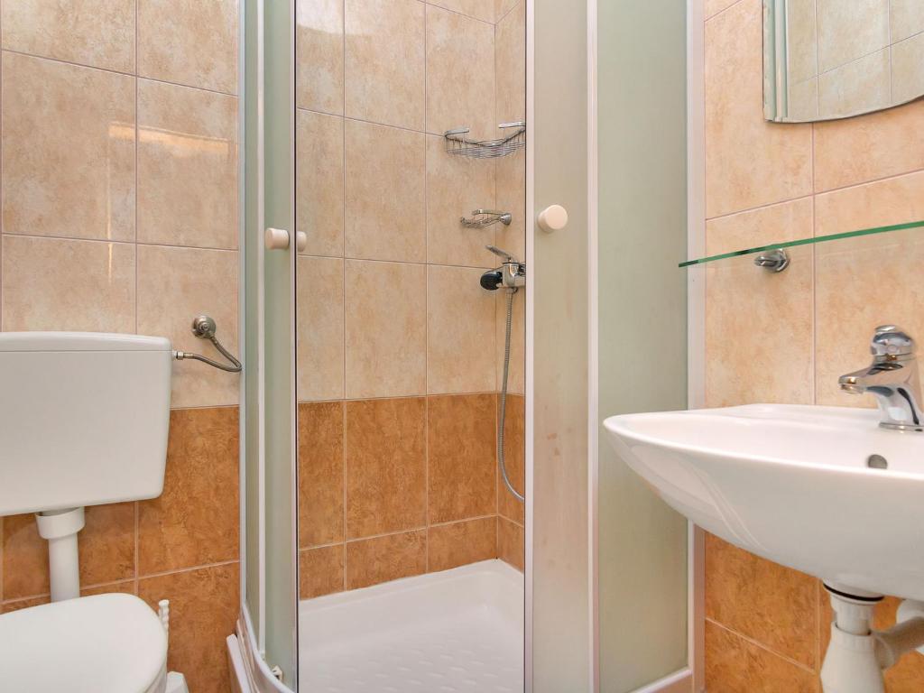 Kúpeľňa v ubytovaní Apartment Rubin-13 by Interhome