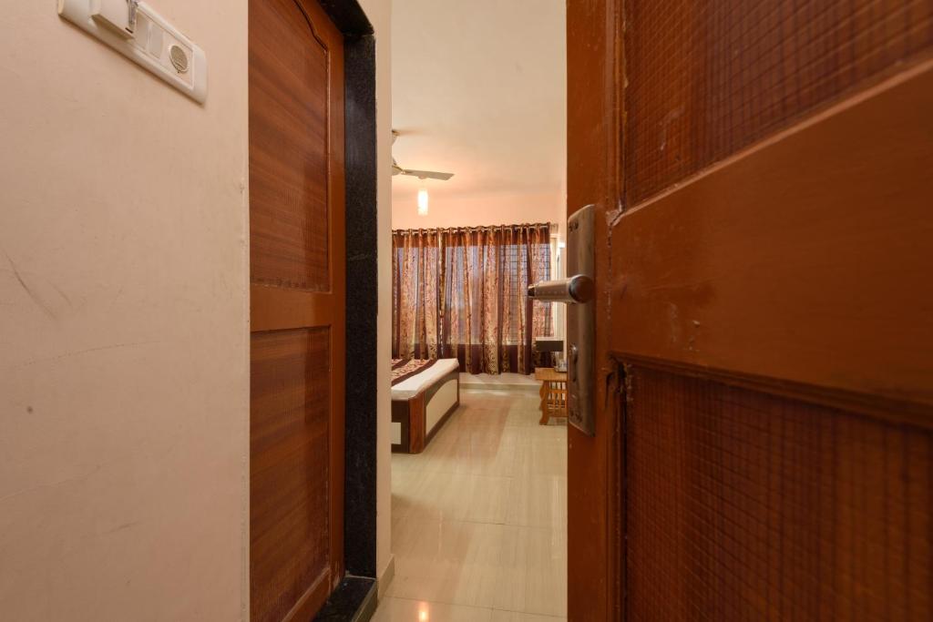 Hotel Sai Shraddha - Deluxe Triple Room