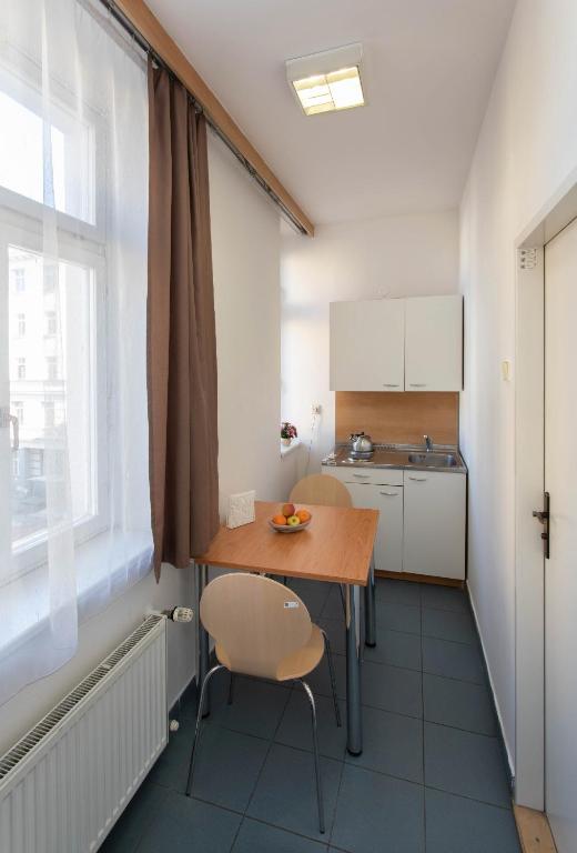 Masarykova Kolej - Double Room With Private Bathroom