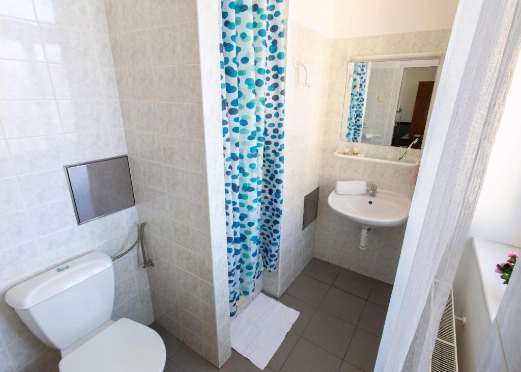 
Twin Room with Private Bathroom
