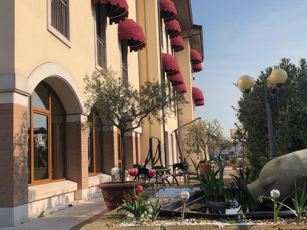 Budova, kde se hotel nachází