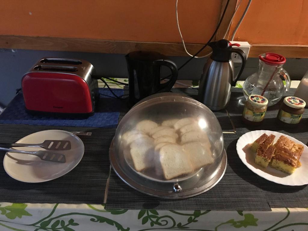 Jedzenie w pensjonacie lub w pobliżu