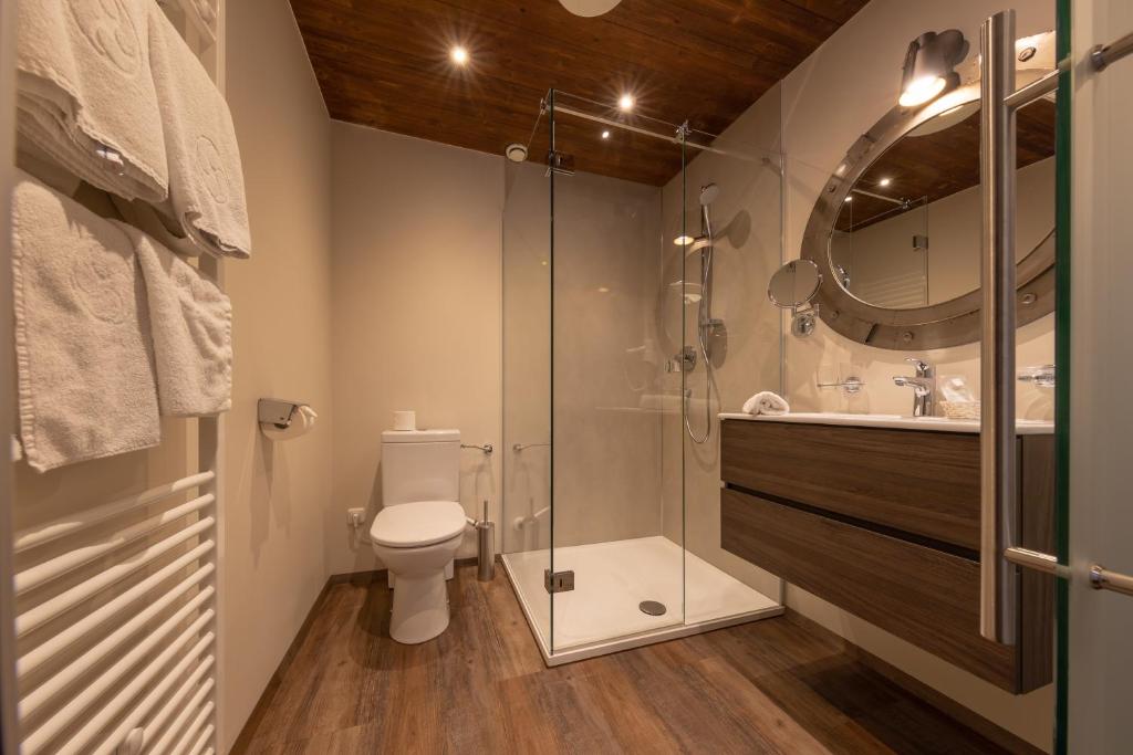Koupelna v ubytování Hotel Landhaus Carla