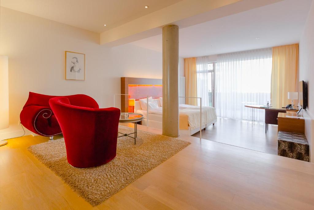 TV a/nebo společenská místnost v ubytování Aqua Aurelia Suitenhotel an den Thermen