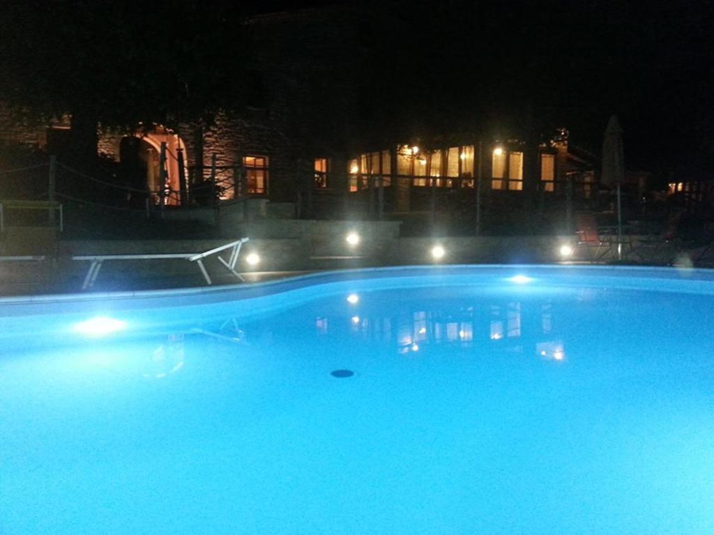 Basen w obiekcie Agriturismo Il Casale lub w pobliżu