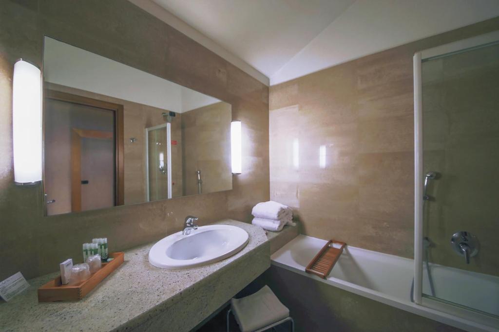 Koupelna v ubytování Monica Hotel Fiera