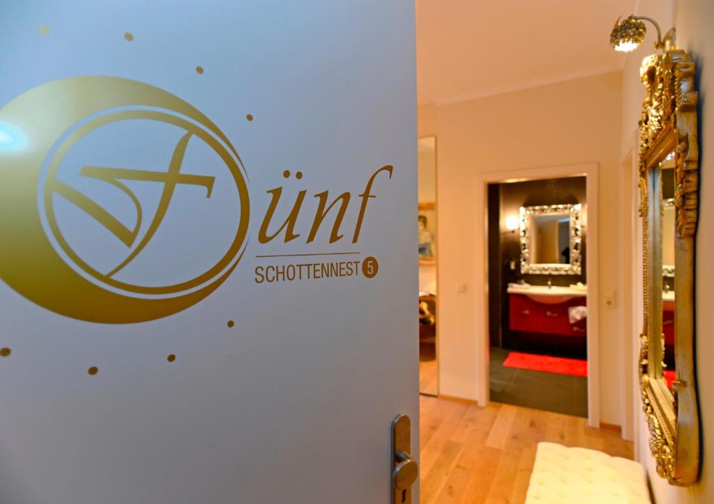 Schottennester Schlafen an der Krämerbrücke - 19