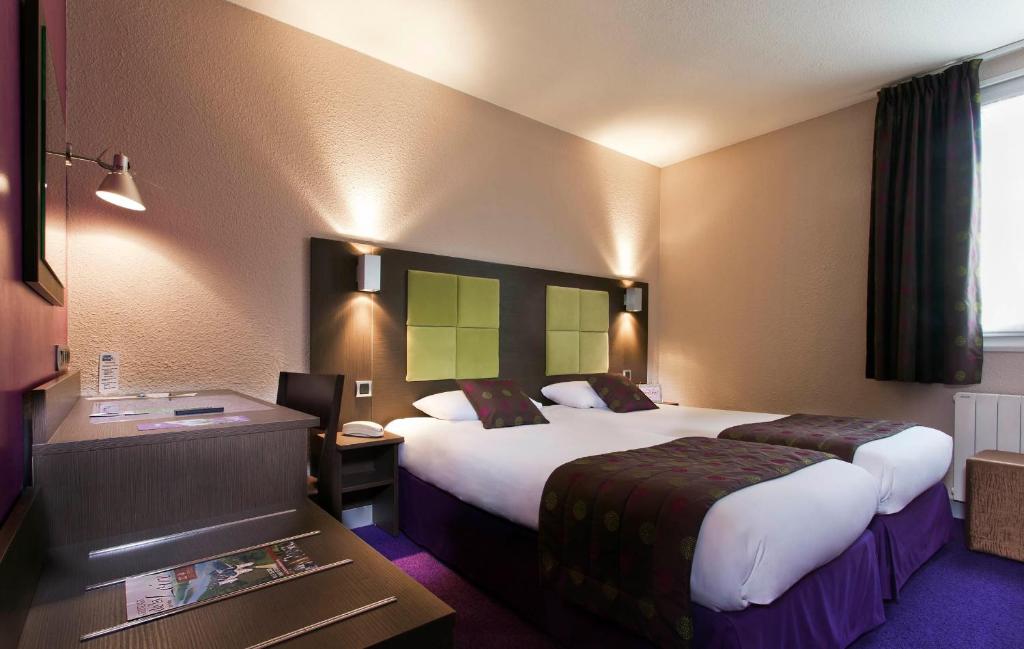 Tourhotel Blois - Superior Twin Room With Residence View