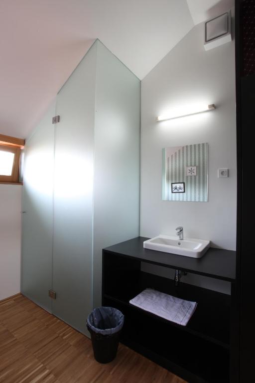 Koupelna v ubytování MCC Hostel