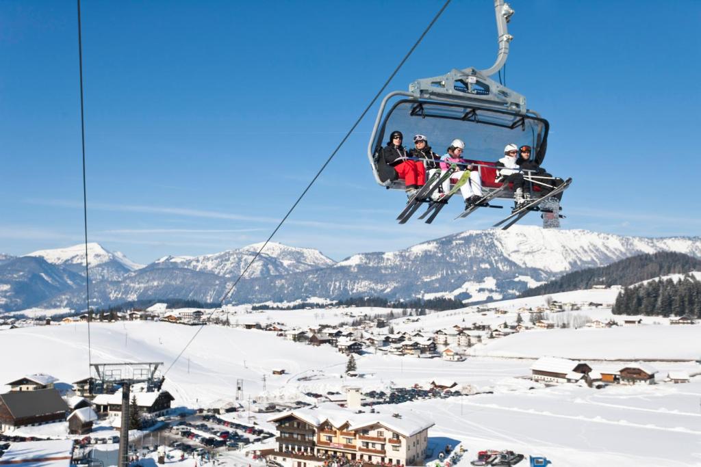 Skiing at a szállodákat or nearby