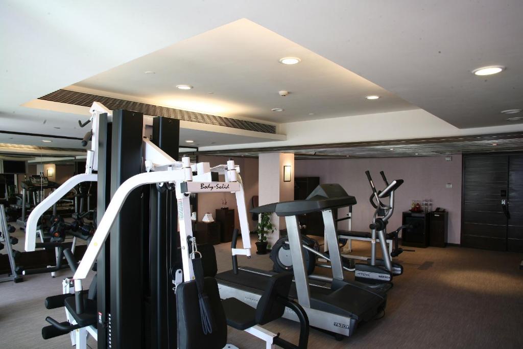 Fitness centrum a/nebo fitness zařízení v ubytování Mosaic Hotel, Noida