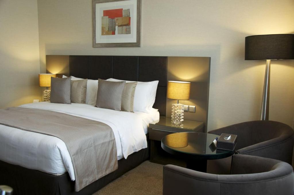 Ramada Downtown Abu Dhabi - Queen Room - Non-Smoking