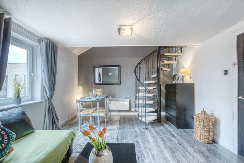 Cosy SECC/Hydro apartment with free car park