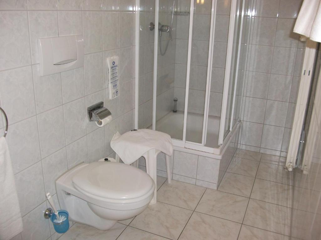 Koupelna v ubytování Hotel Am Wald -GARNI-